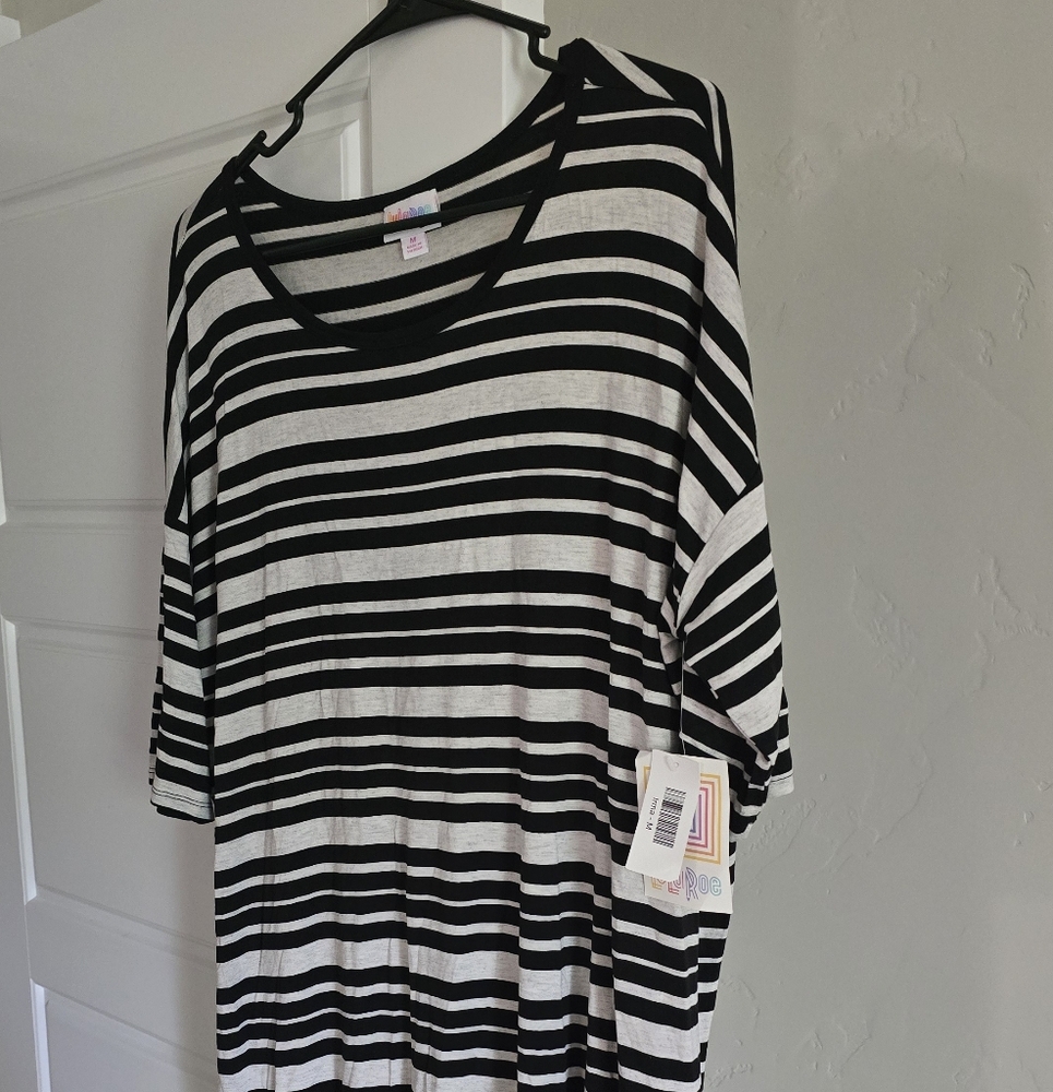 Black and White Striped Medium LulaRoe Tunic Top New With Tags
